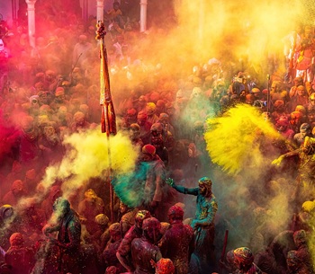 holi1.jpg